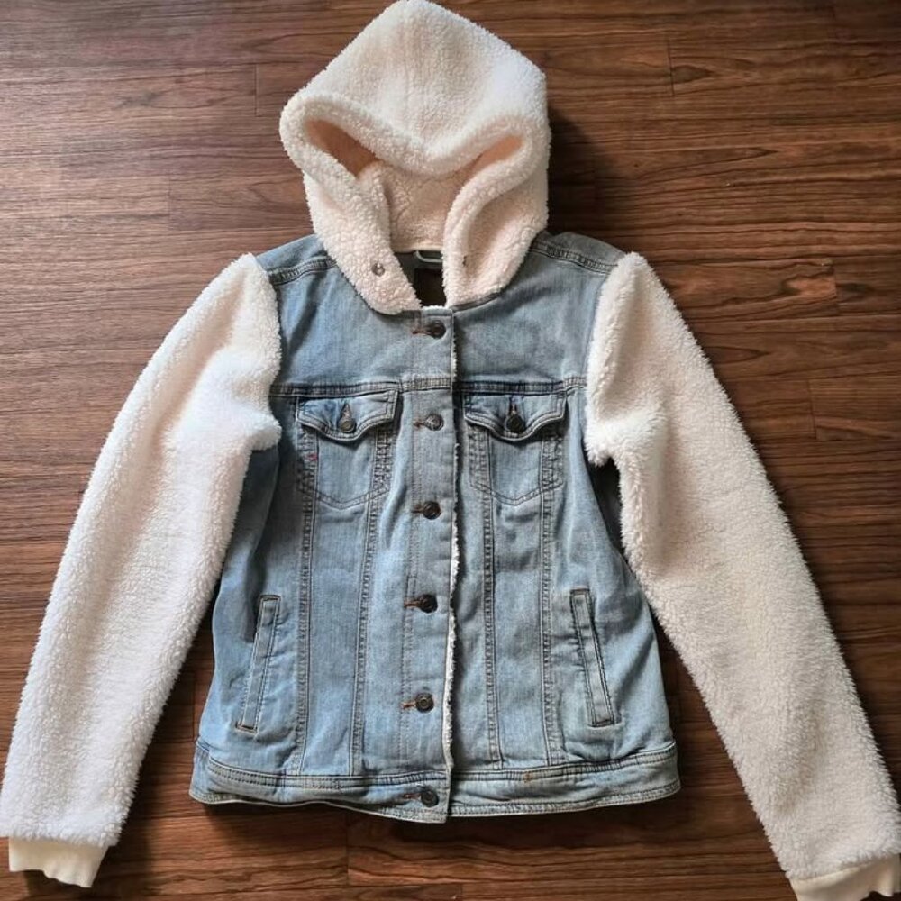 Size Small Blue and White Maurices Hooded Jean Jacket